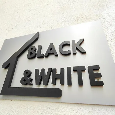 Black & White Catania Exterior photo