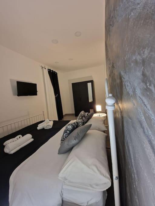 Casa vacanze Black & White *