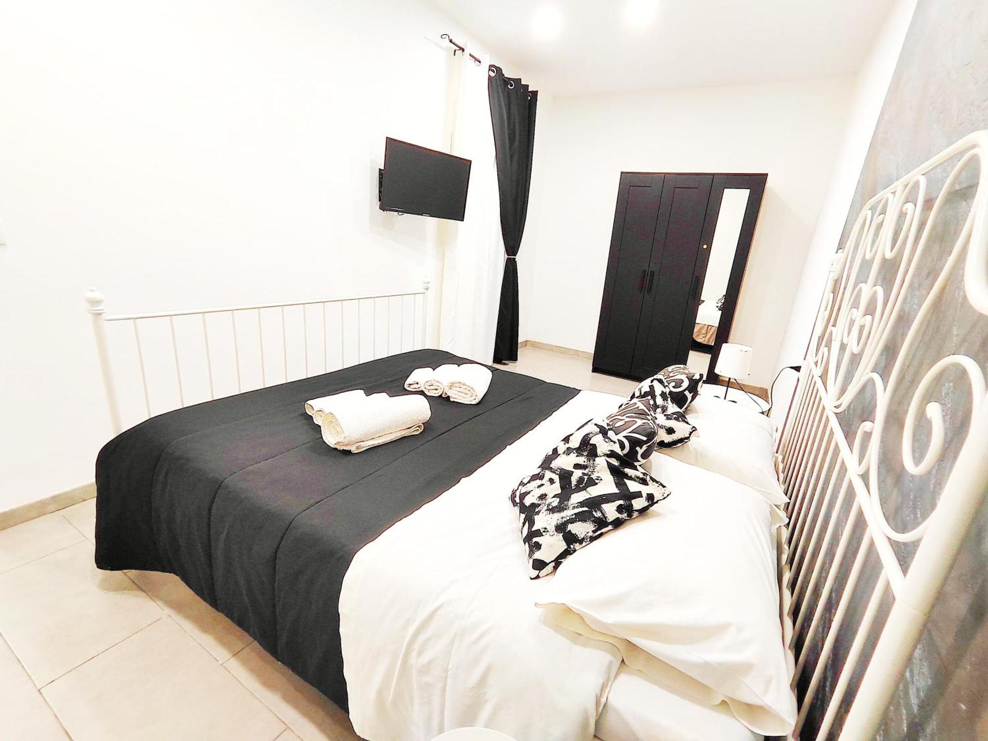 Black & White Holiday home